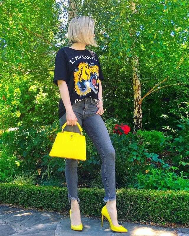 look con jeans para verano en mujeres maduras