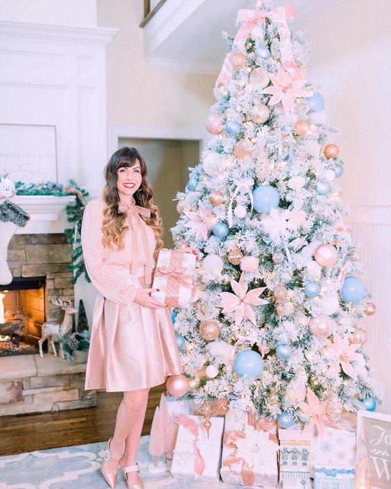 colores para navidad 2023 rosa y azul