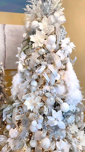 arbol de navidad Blanco y Plateado Elegante