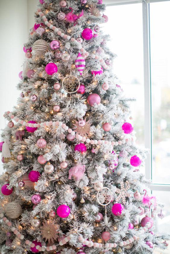 Color de navidad del año viva magenta