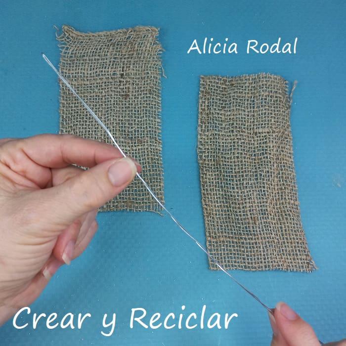 Como hacer hermosas manualidades para decorar nuestra casa, de una manera fácil, original y sin gastar mucho dinero. En este tutorial vamos a aprender cómo hacer preciosos detalles decorativos como plantas, hojas o flores diferentes de los típicos arreglos florales.