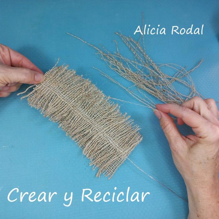 Como hacer hermosas manualidades para decorar nuestra casa, de una manera fácil, original y sin gastar mucho dinero. En este tutorial vamos a aprender cómo hacer preciosos detalles decorativos como plantas, hojas o flores diferentes de los típicos arreglos florales.