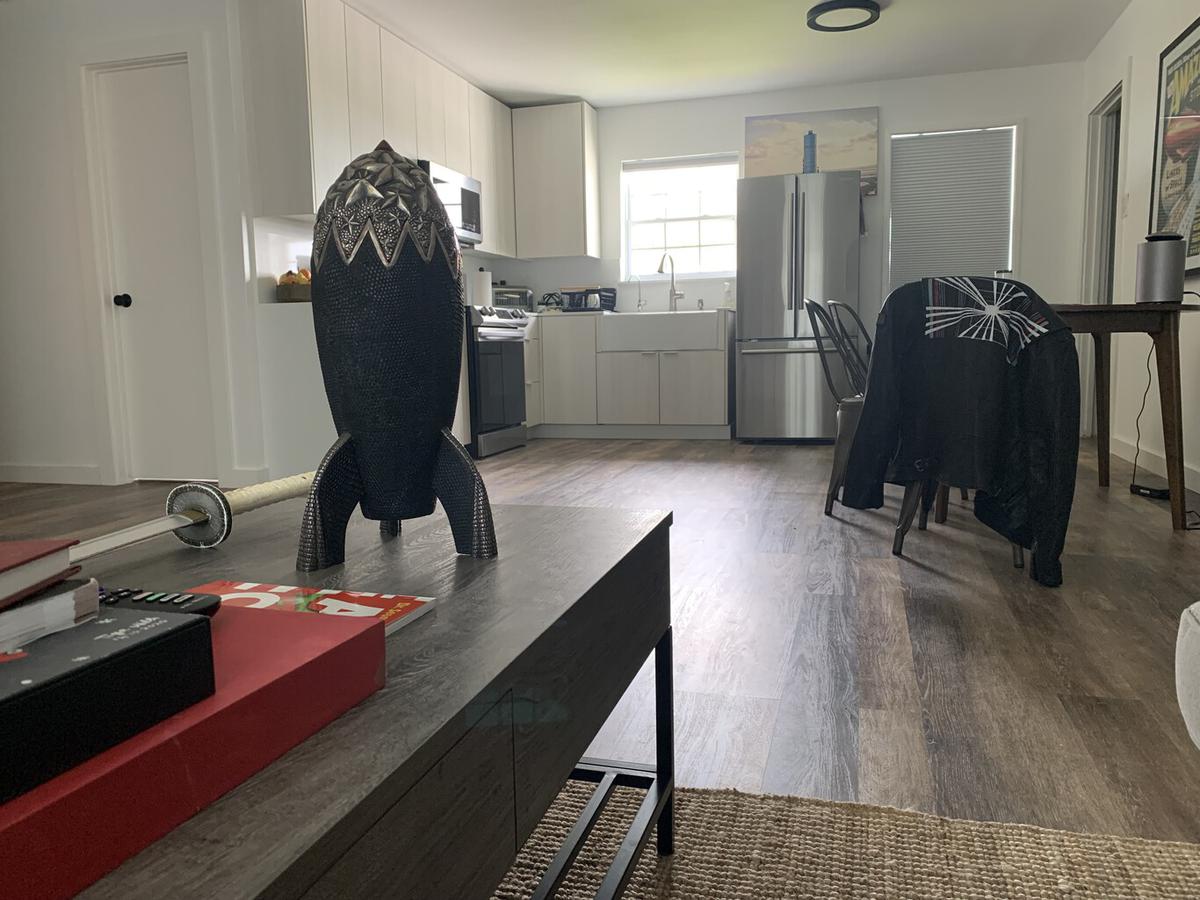 Walter Isaacson compartió una foto dentro de la casa de Elon Musk