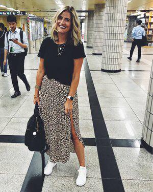 Viste con prendas animal print