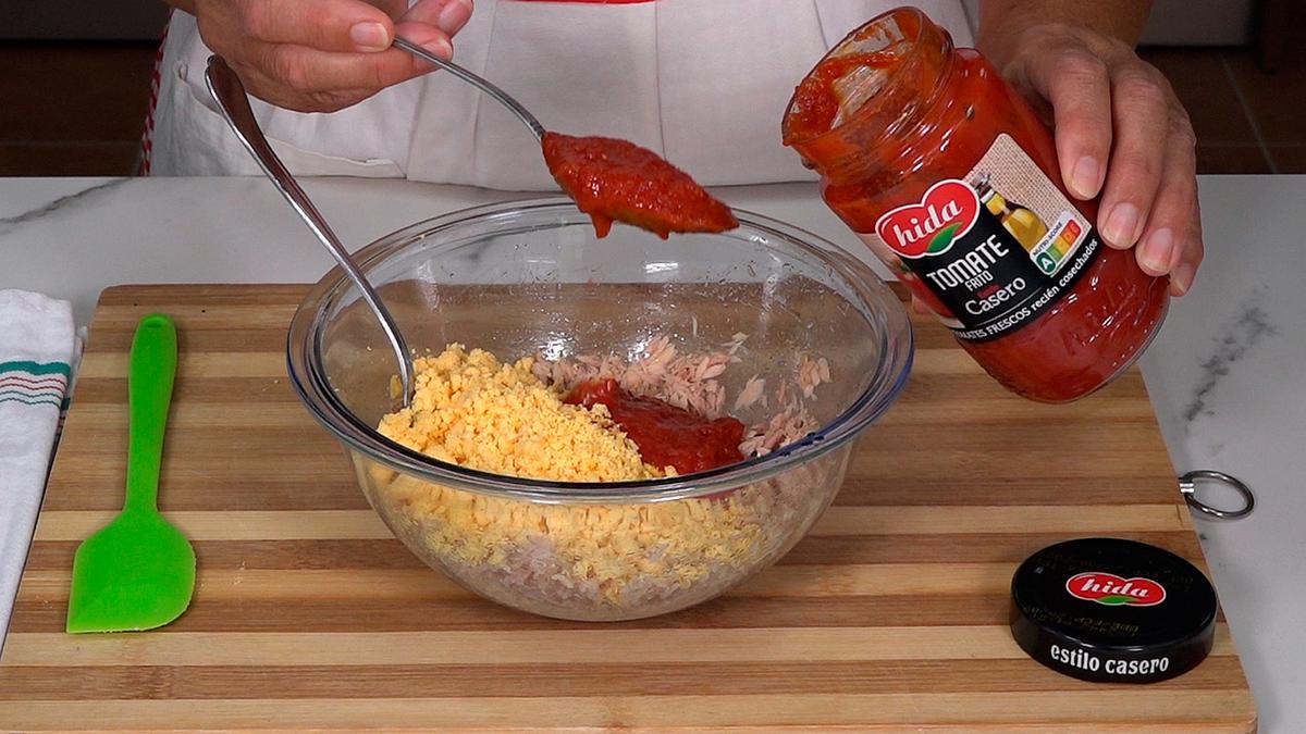 HUEVOS RELLENOS RECETA CON SOLO 4 INGREDIENTES. En pocos minutos tendremos una receta tradicional que siempre es un acierto - Loli Domínguez - Foto 3