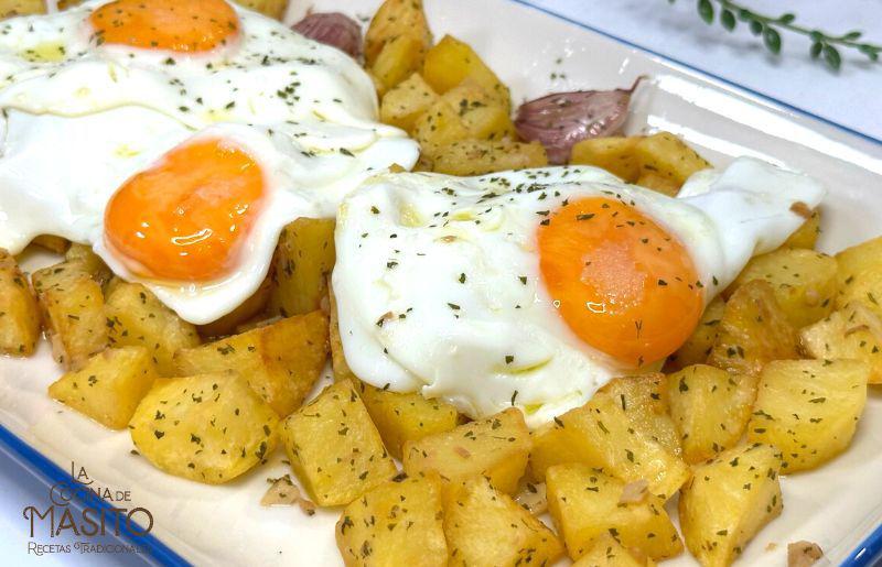 Patatas al ajillo con huevo La cocina de Masito