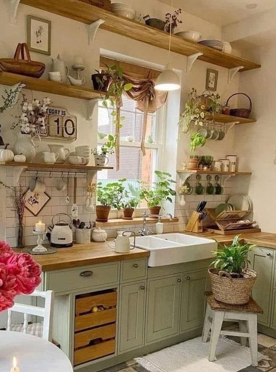 cocina-rustica-estanterías-de-madera-sin-puertas