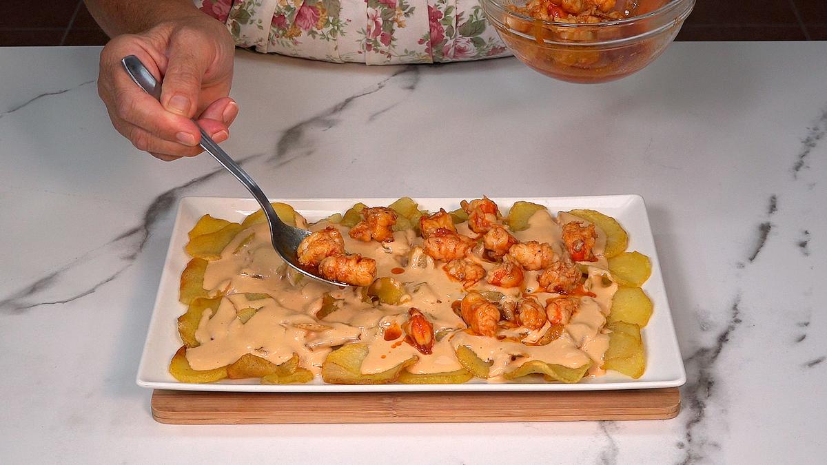 PATATAS ARRIERAS. Estas patatas o papas arrieras están increíbles, quedan jugosas y con un sabor insuperable - Loli Domínguez - Foto 7