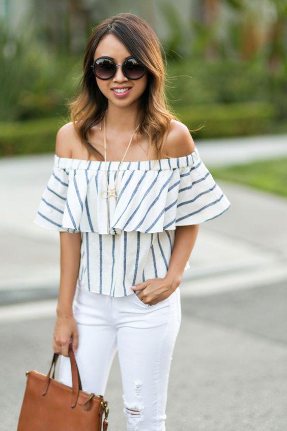 Pantalones blancos de verano con blusas off the shoulder
