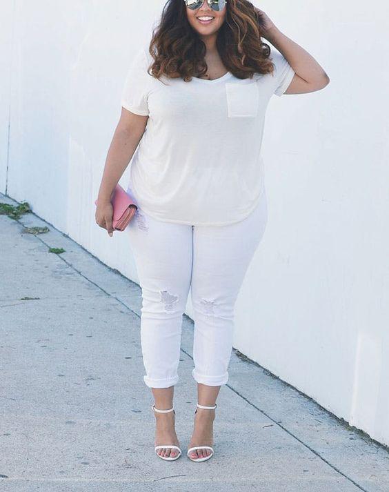 Outfits con pantalones blancos de verano para gorditas