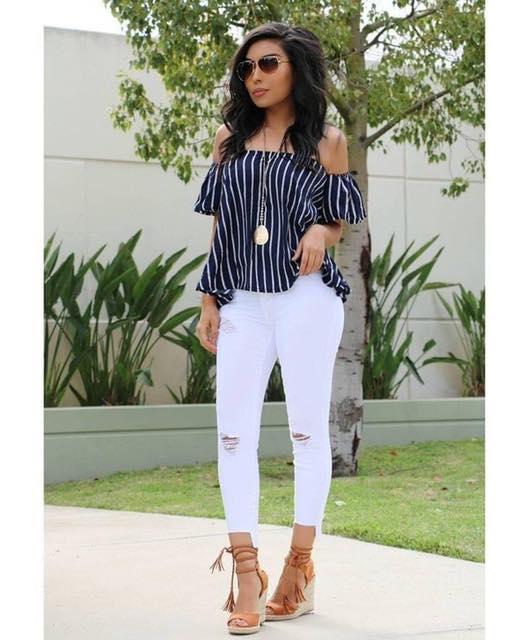 Looks con pantalones blancos de verano y plataformas