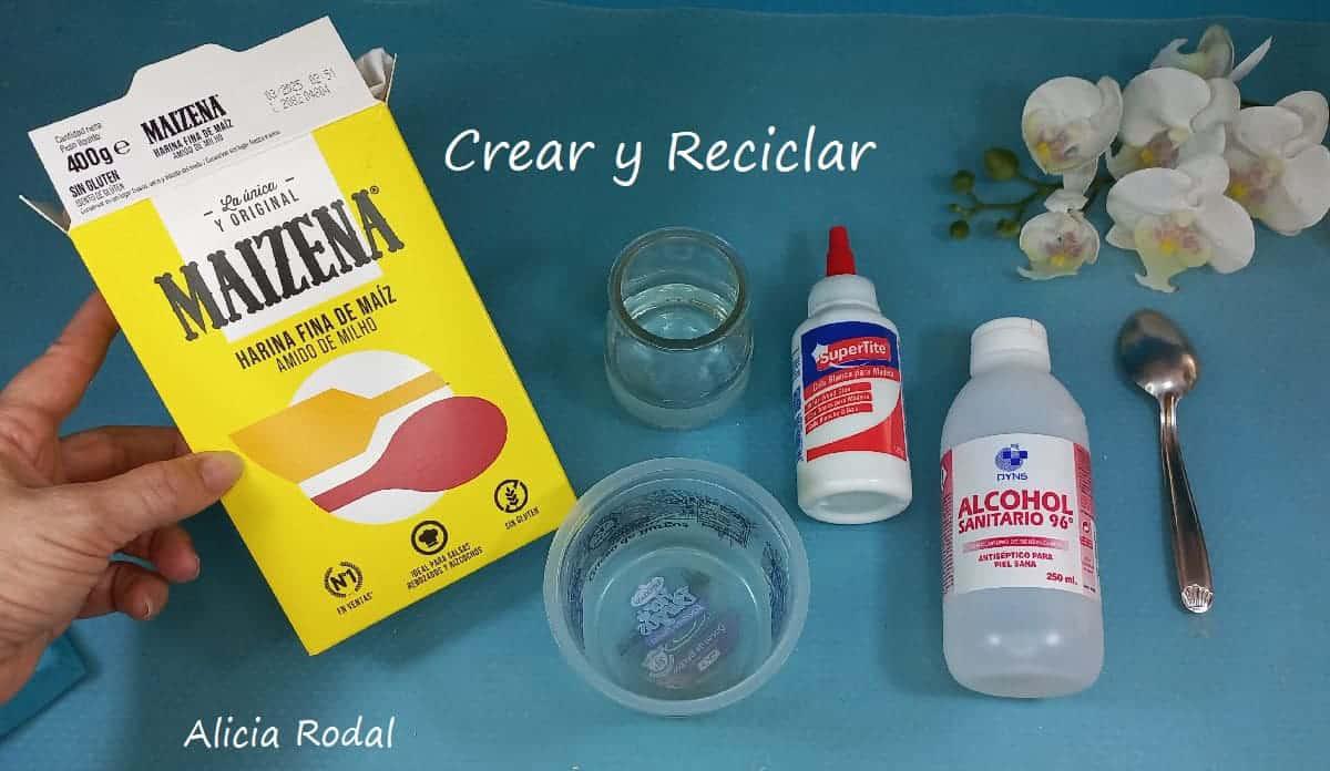 La técnica del falso esmerilado o esmerilado de imitación sobre frascos, botes o botellas de vidrio, es una de esas manualidades que tenía pendiente por aprender. En esta publicación te muestro algunas técnicas que he visto en otros blogs, cuales si funcionan y cuales no, o por lo menos a mí no me gustó el resultado.