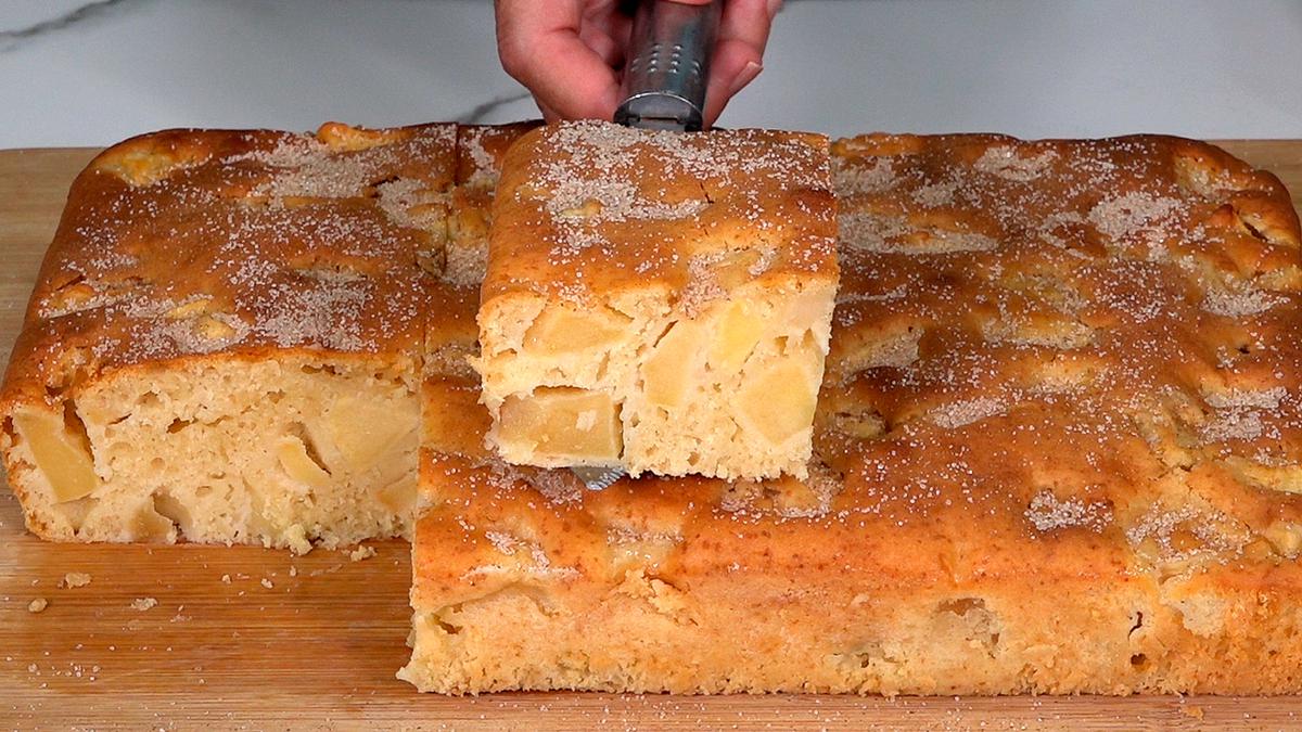 TARTA ESPONJOSA DE MANZANA. Tierna y jugosa tarta que gustara a todos en casa, se hace muy fácil - Loli Domínguez - Foto 7