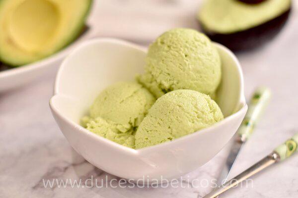 Helado de aguacate saludable