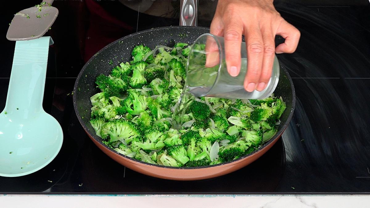 TORTILLA DE BRÓCOLI CON QUESO. Saludable y deliciosa es una receta fácil y rápida con la que todos disfrutaran en casa - Loli Domínguez - Foto 3