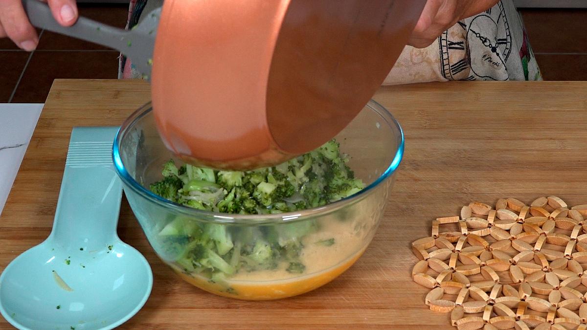 TORTILLA DE BRÓCOLI CON QUESO. Saludable y deliciosa es una receta fácil y rápida con la que todos disfrutaran en casa - Loli Domínguez - Foto 4