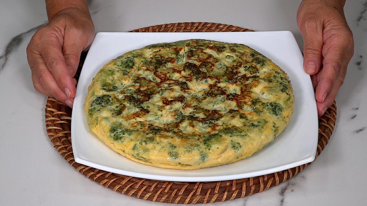 TORTILLA DE BRÓCOLI CON QUESO. Saludable y deliciosa es una receta fácil y rápida con la que todos disfrutaran en casa - Loli Domínguez - Foto 7