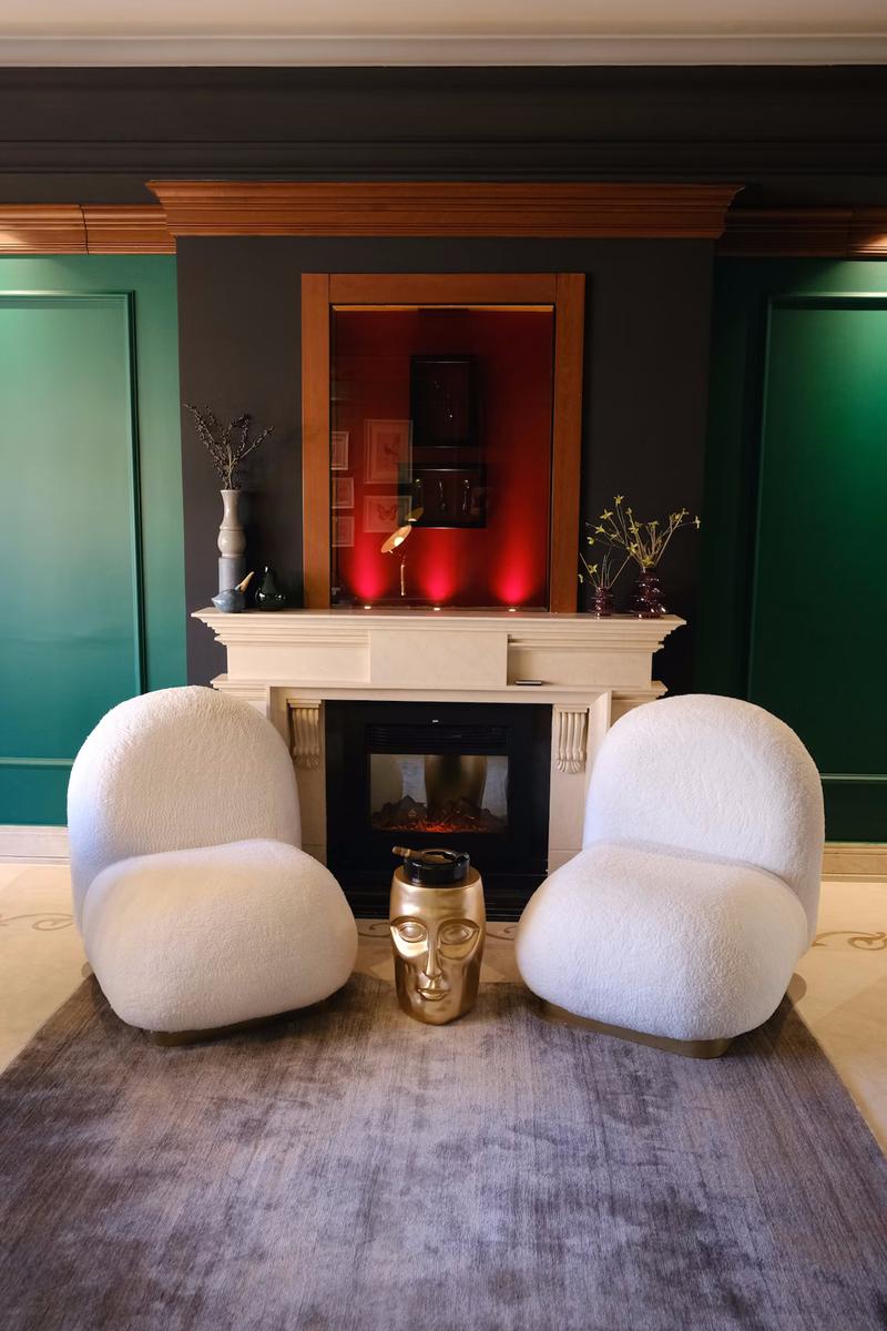 dorado en la decoracion del salon