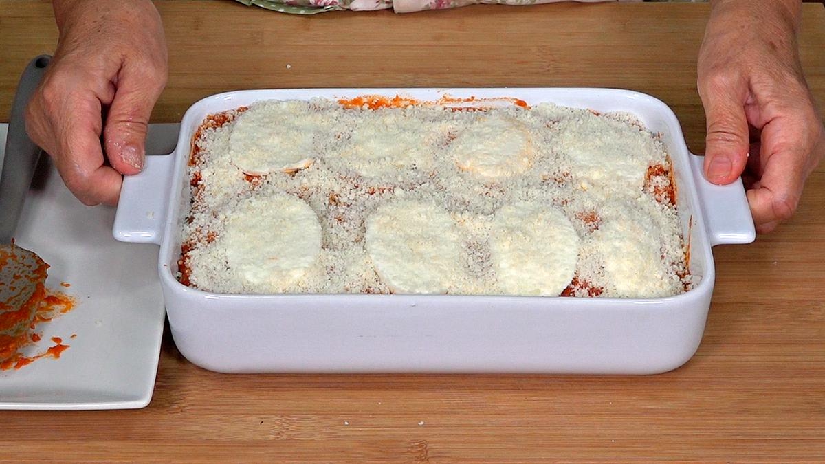 BERENJENAS A LA PARMESANA. ¡La mejor receta con berenjenas!, deliciosa, fácil y además vegetariana - Loli Domínguez - Foto 5