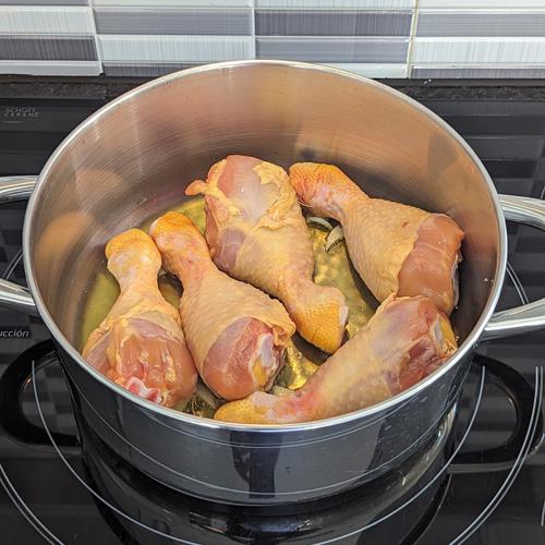 Muslos de pollo a la cerveza - Cocinamos los muslos