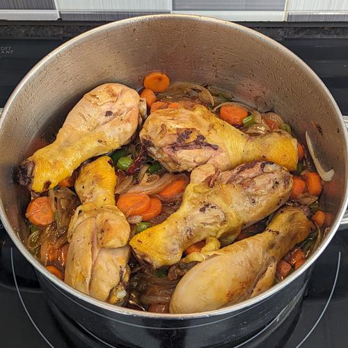 Muslos de pollo a la cerveza - Agregamos los muslos