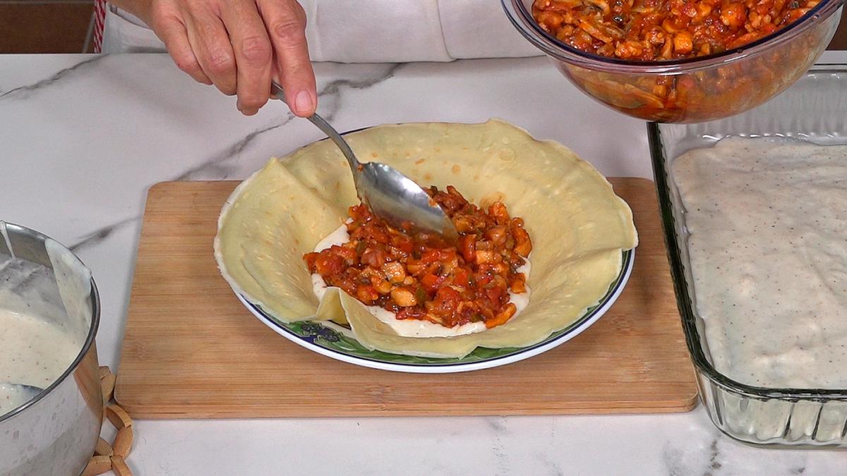 CREPES DE POLLO CON BECHAMEL. Deliciosa combinación de sabores que resulta irresistible - Loli Domínguez - Foto 11