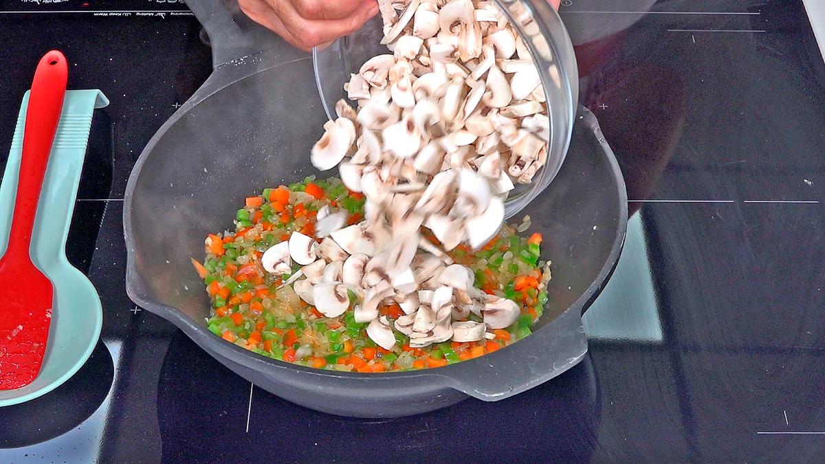 CREPES DE POLLO CON BECHAMEL. Deliciosa combinación de sabores que resulta irresistible - Loli Domínguez - Foto 6