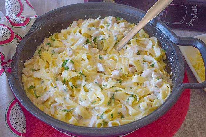 PASTA CON POLLO CREMOSA