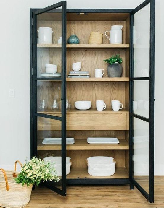 vitrina-de-vidrio-y-madera-negra.