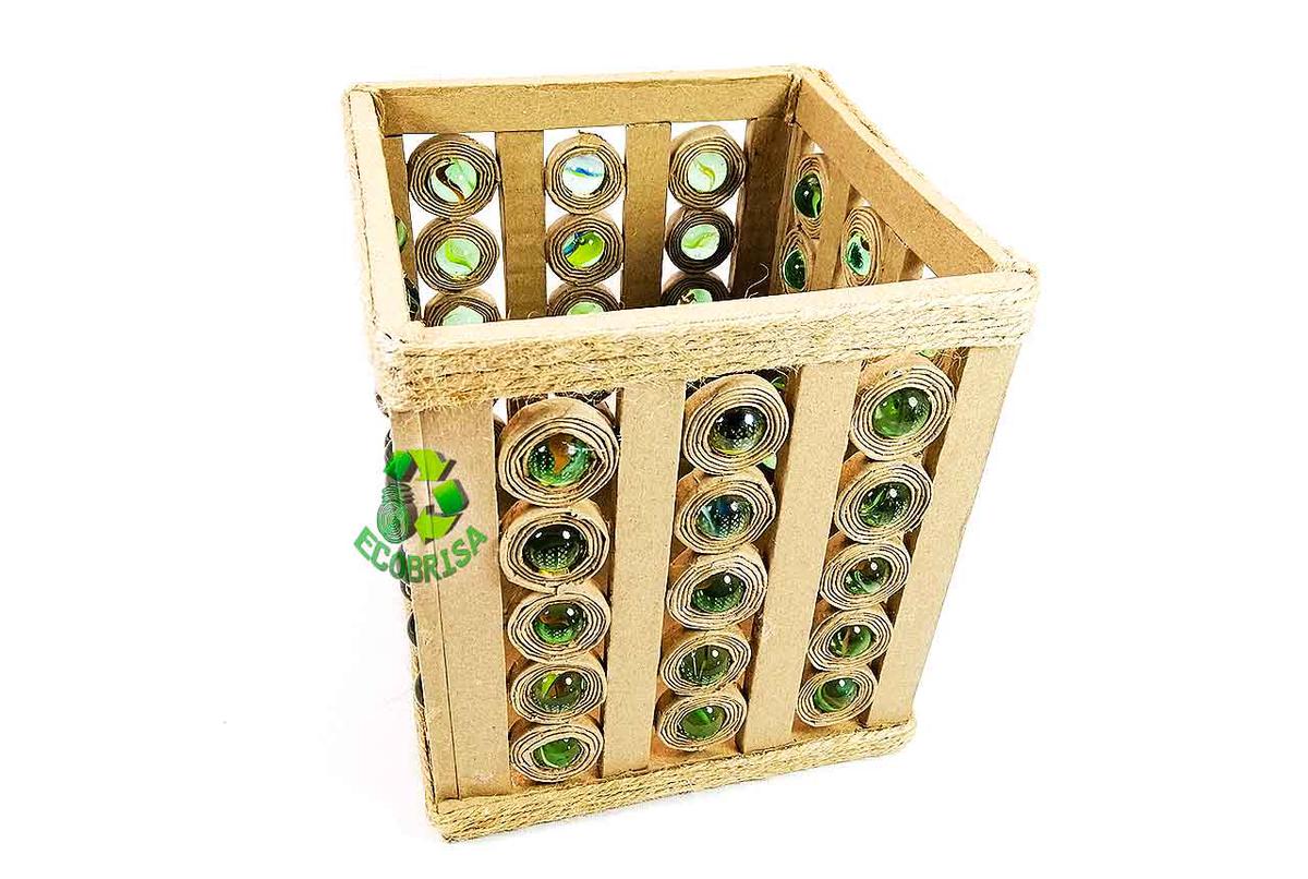 Cómo hacer una caja con canicas de cristal