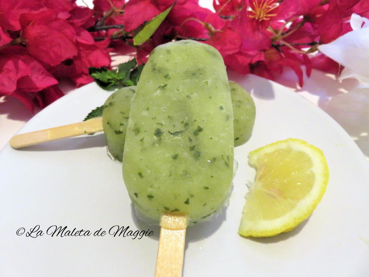 Helado de limón y hierbabuena