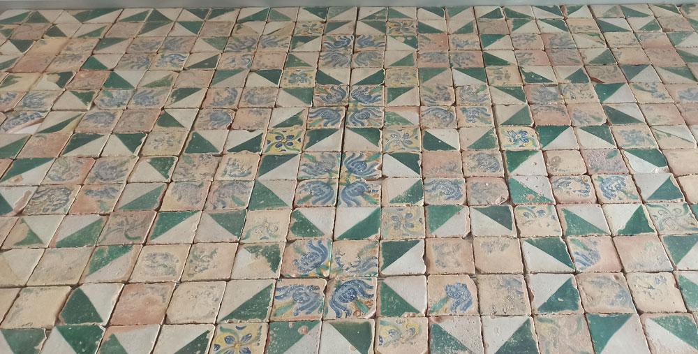 azulejos antiguos de museo del azulejo de onda