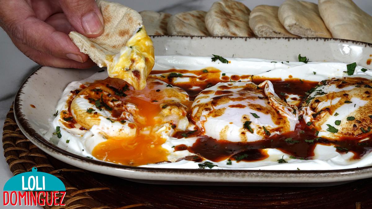 HUEVOS TURCOS RECETA ORIGINAL. Deliciosos y en solo 10 minutos estaremos disfrutando de unos huevos cremosos y con un sabor que te va a sorprender porque quedan riquísimos