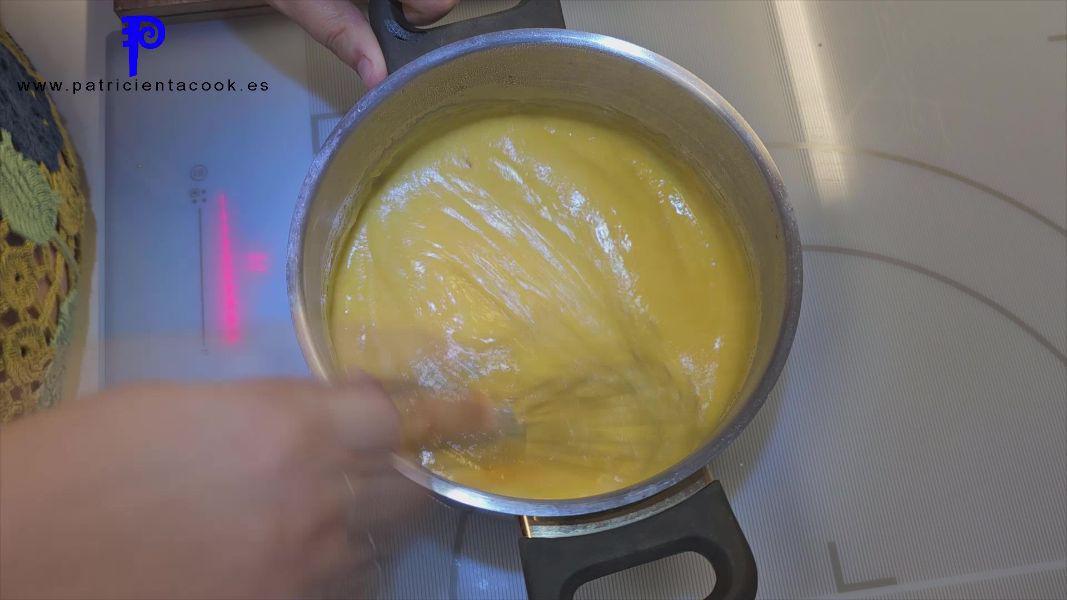 Brazo gitano relleno de nata (crema de leche) con yema tostada SIN GLUTEN. PatricientaCook.