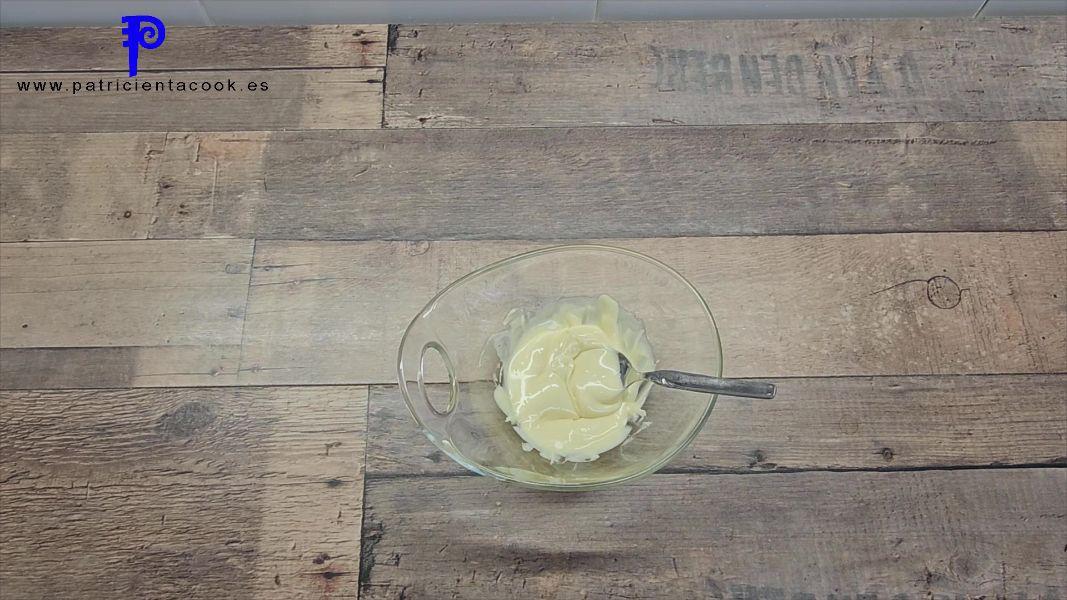 Brazo gitano relleno de nata (crema de leche) con yema tostada SIN GLUTEN. PatricientaCook.