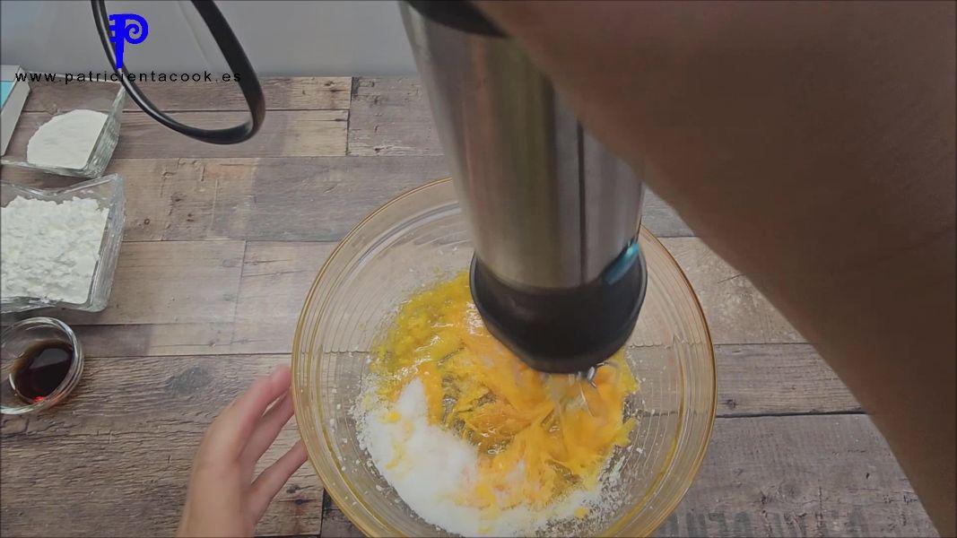 Brazo gitano relleno de nata (crema de leche) con yema tostada SIN GLUTEN. PatricientaCook.