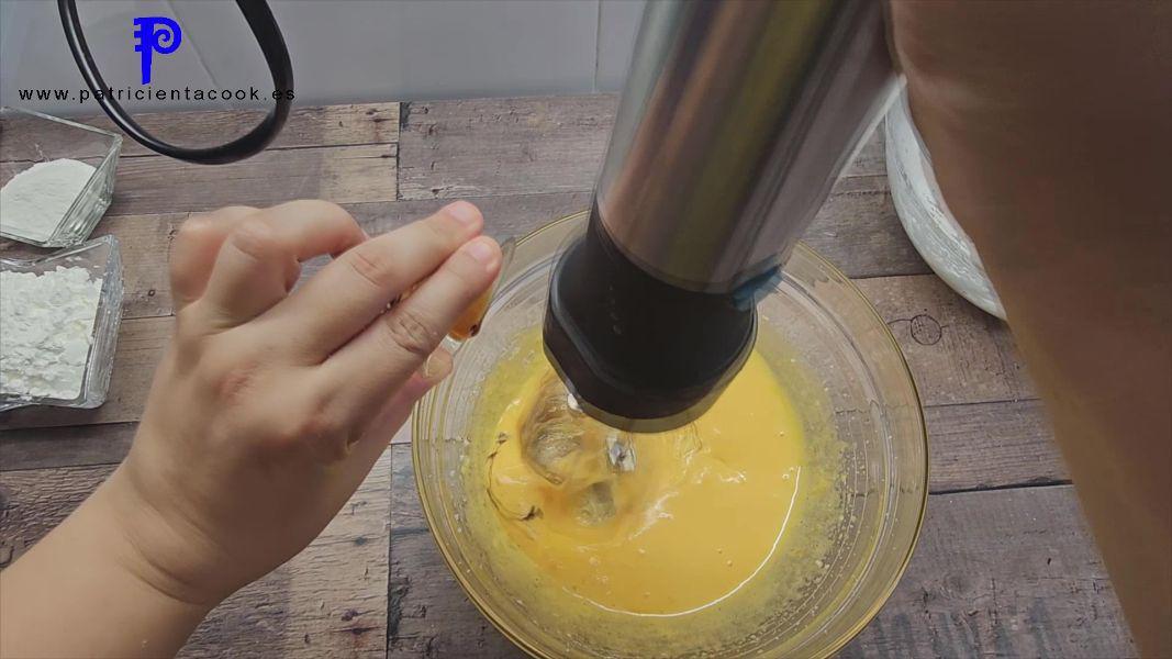Brazo gitano relleno de nata (crema de leche) con yema tostada SIN GLUTEN. PatricientaCook.