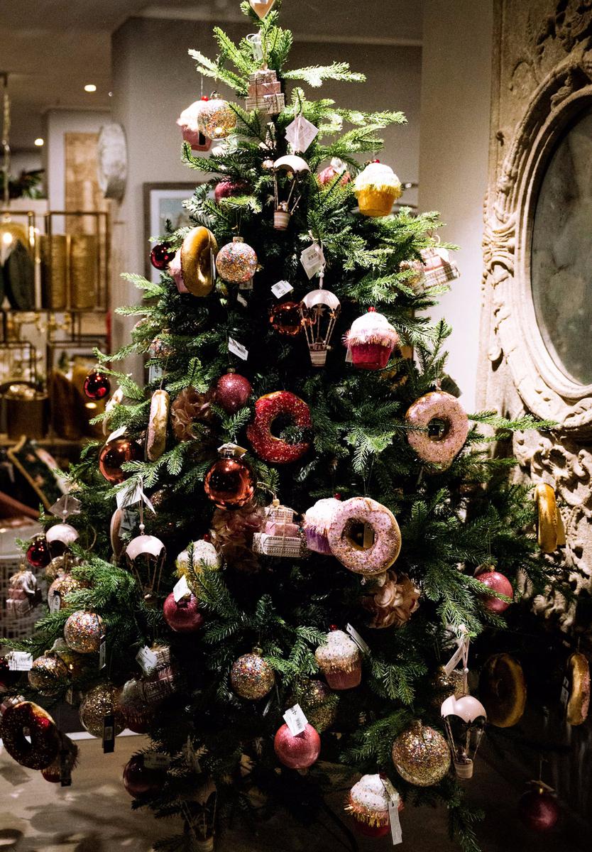 coloridos arboles de navidad