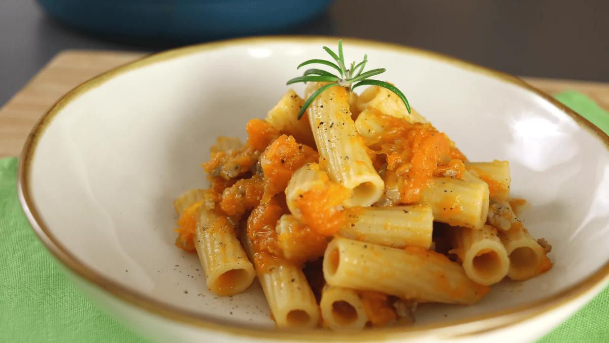 pasta crema calabaza salchicha receta