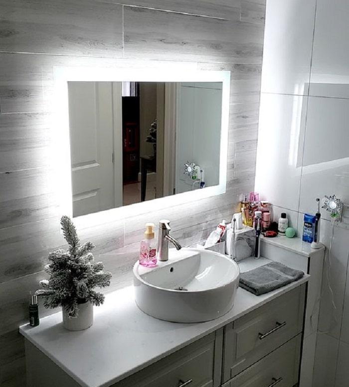 espejo-con-luz-tonos-neutros