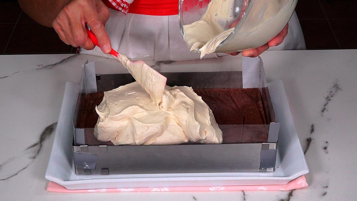 POSTRE DE CHOCOLATE PARA NAVIDAD. Un delicioso postre suave, jugoso y con un sabor irresistible por la combinación de chocolate y avellanas - Loli Domínguez - Foto 7