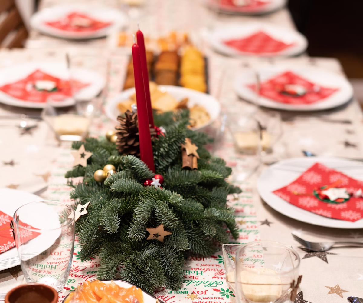 centro de mesa navideno velas rojas pinabete