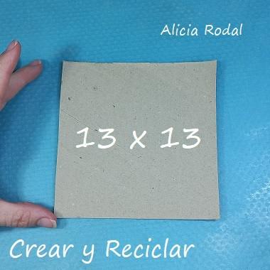 ¿Todavía no sabes cómo decorar tu árbol de Navidad? ¿Quieres aprender a hacer unos preciosos adornos navideños con rollos de cartón, fácil, rápido y económicos? Pues en este tutorial te enseño más de 10 diseños o figuras navideñas donde elegir, o simplemente las puedes hacer todas.