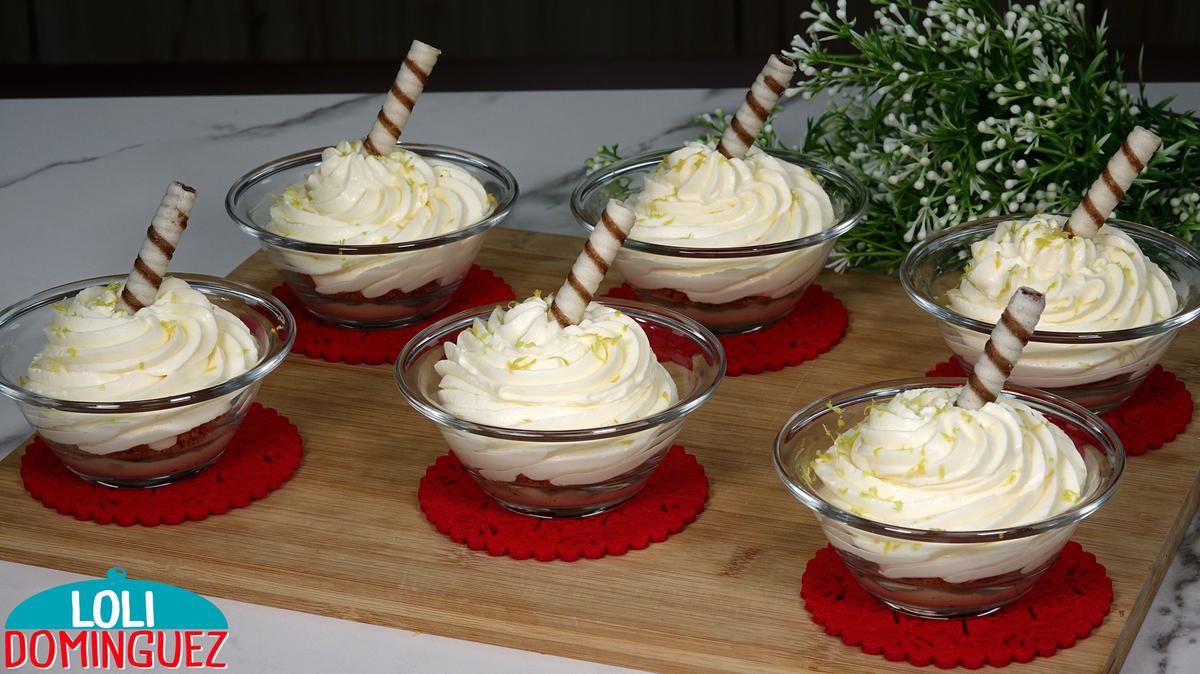 MOUSSE FÁCIL DE LIMÓN ESPECIAL NAVIDAD. Cremoso y delicioso postre de limón, fácil de hacer que resulta refrescante y suave con una textura esponjosa y sedosa