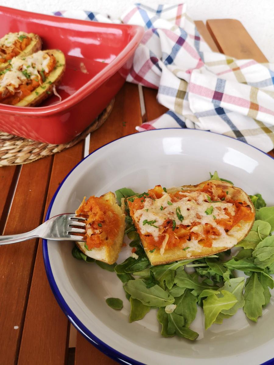 patatas rellenas de boloñesa vegana