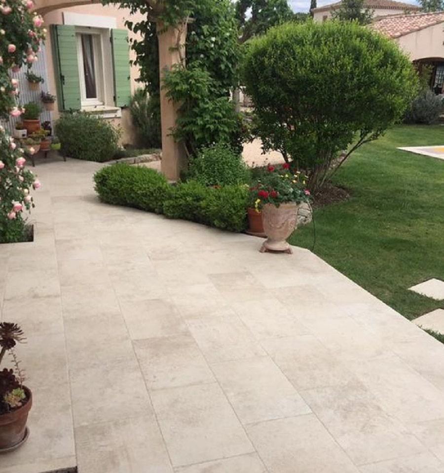 suelo-piedra-natural-patio