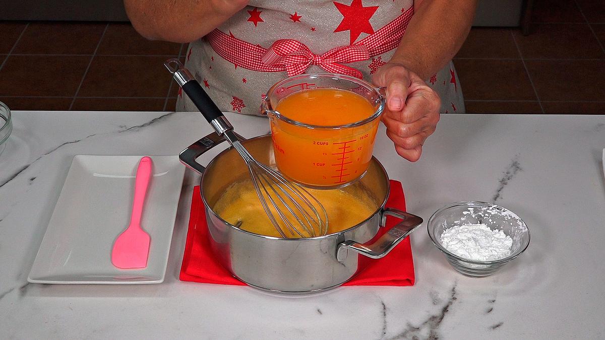 POSTRE DE MANDARINA ESPECIAL FIN DE AÑO. Fácil y delicioso postre que queda muy suave y refrescante a la vez que muy rico - Loli Domínguez - Foto 1