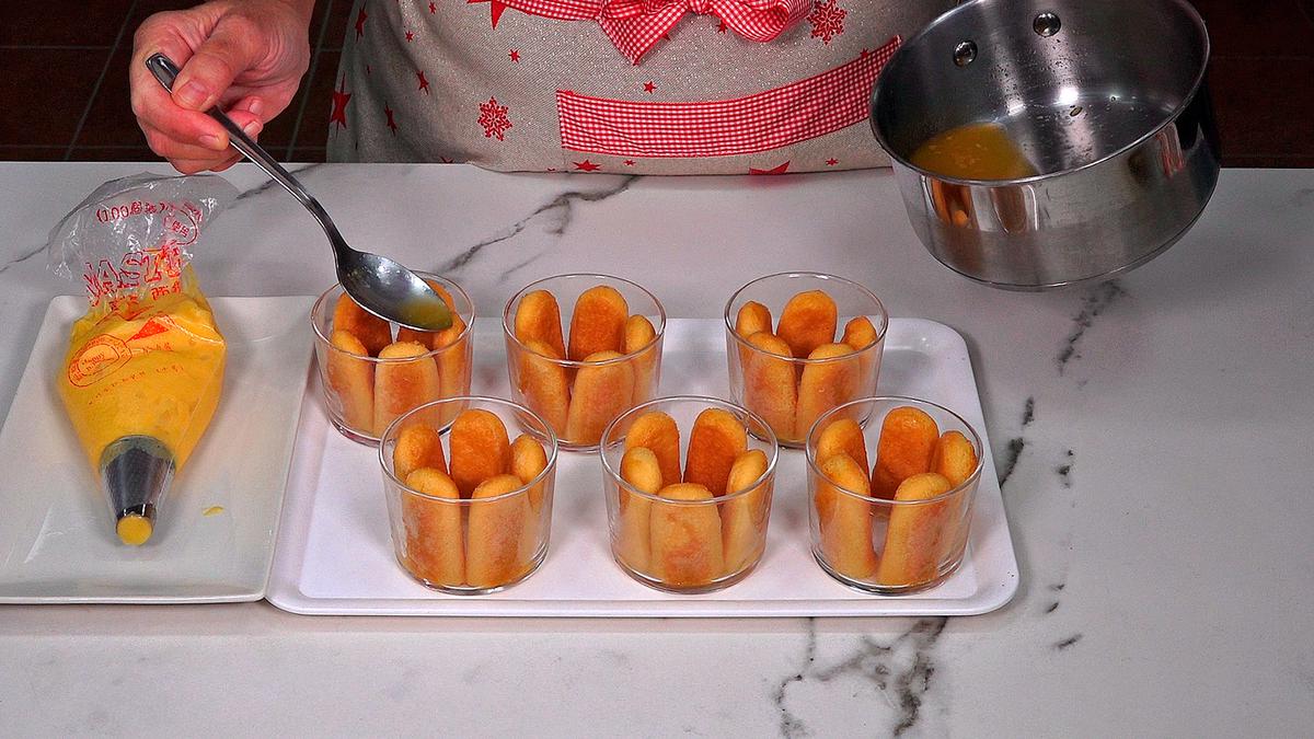 POSTRE DE MANDARINA ESPECIAL FIN DE AÑO. Fácil y delicioso postre que queda muy suave y refrescante a la vez que muy rico - Loli Domínguez - Foto 6
