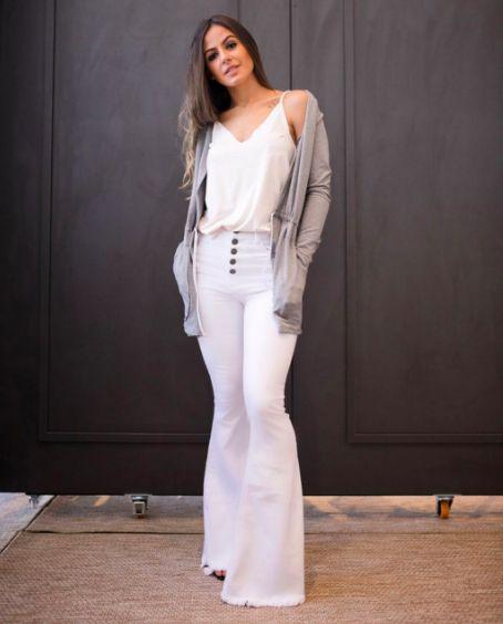 Jeans blancos acampanados