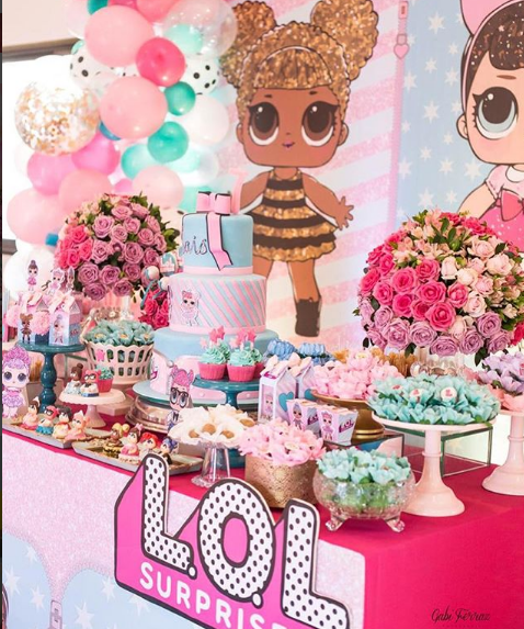 Mesas de postres para fiesta de lol surprise